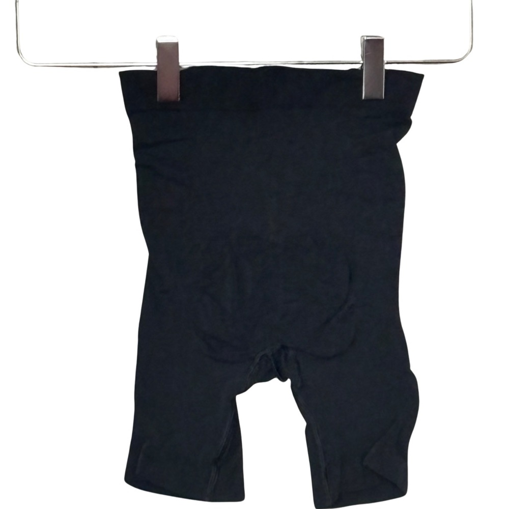 SKIMS: Seamless Sculpt Mid Waist Mid Thigh Short in Onyx